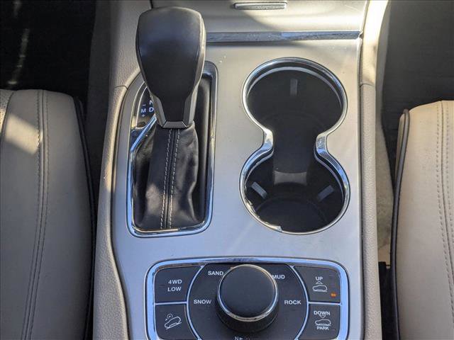 Used 2016 Jeep Grand Cherokee Overland image 12