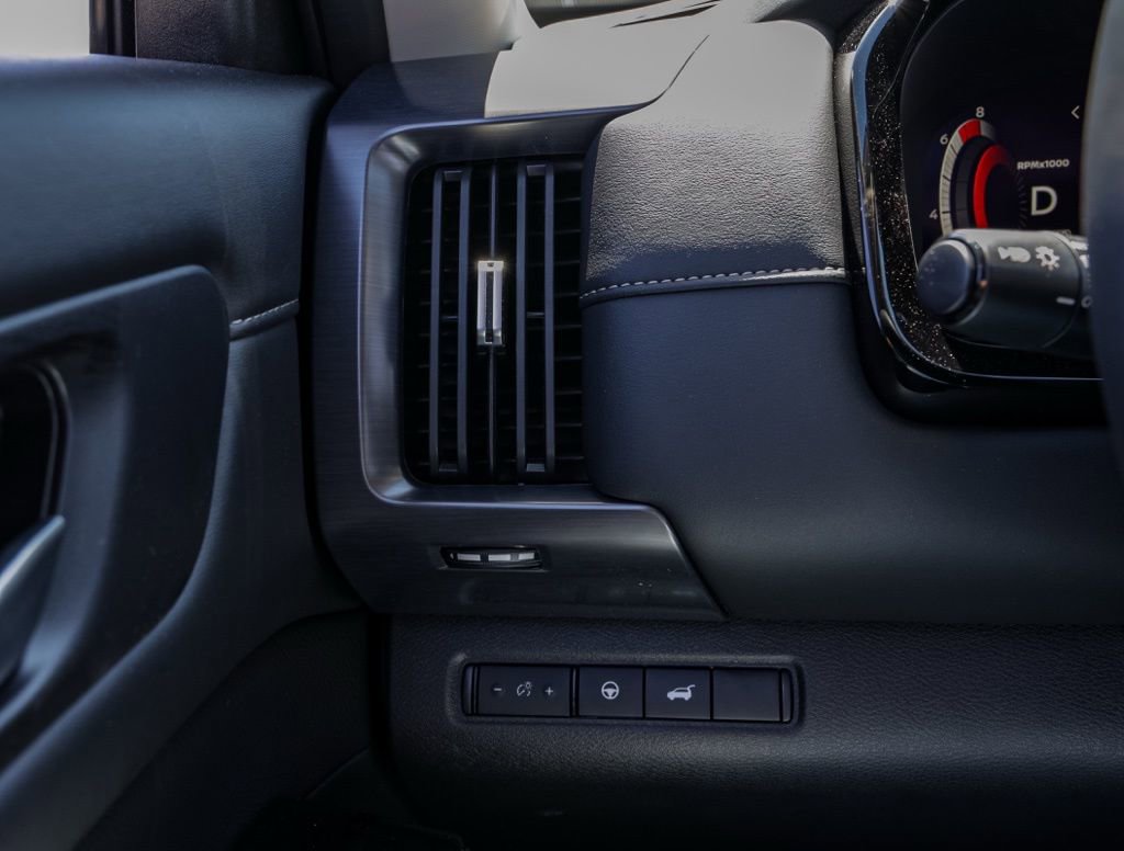 New 2026 Nissan Pathfinder SL FWD image 30