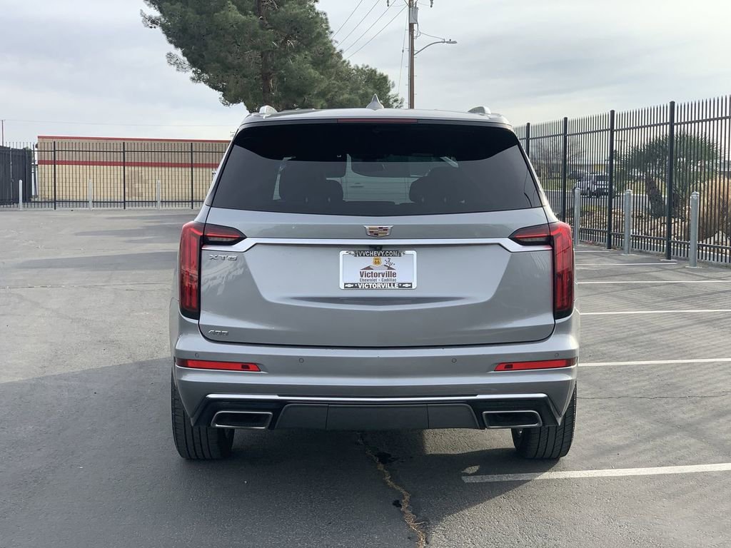 Used 2023 Cadillac XT6 Premium Luxury image 5