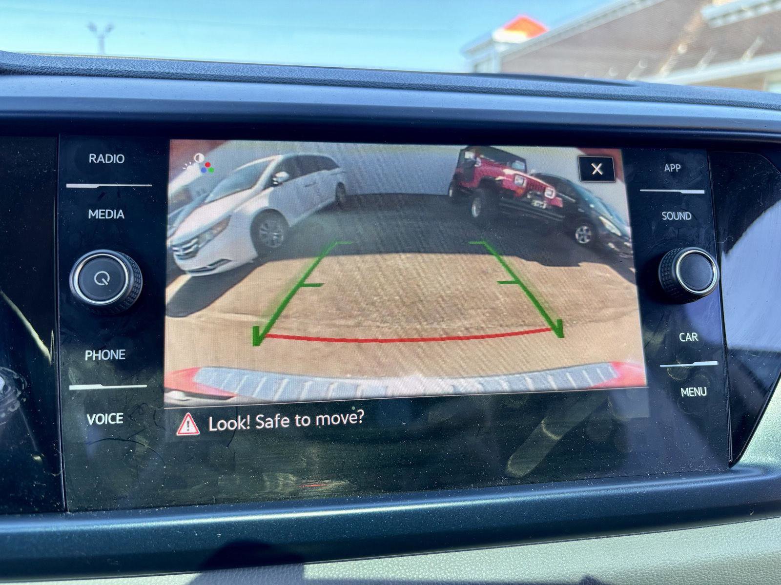 Used 2022 Volkswagen Taos SE image 28