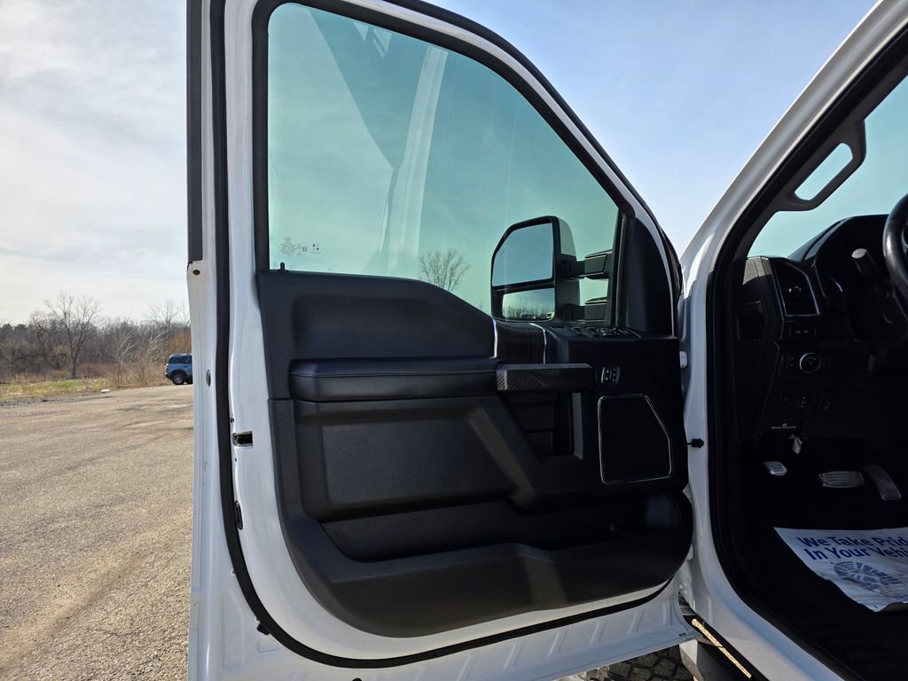 Used 2021 Ford F250 Lariat w/ Lariat Ultimate Package AWD/4WD image 23