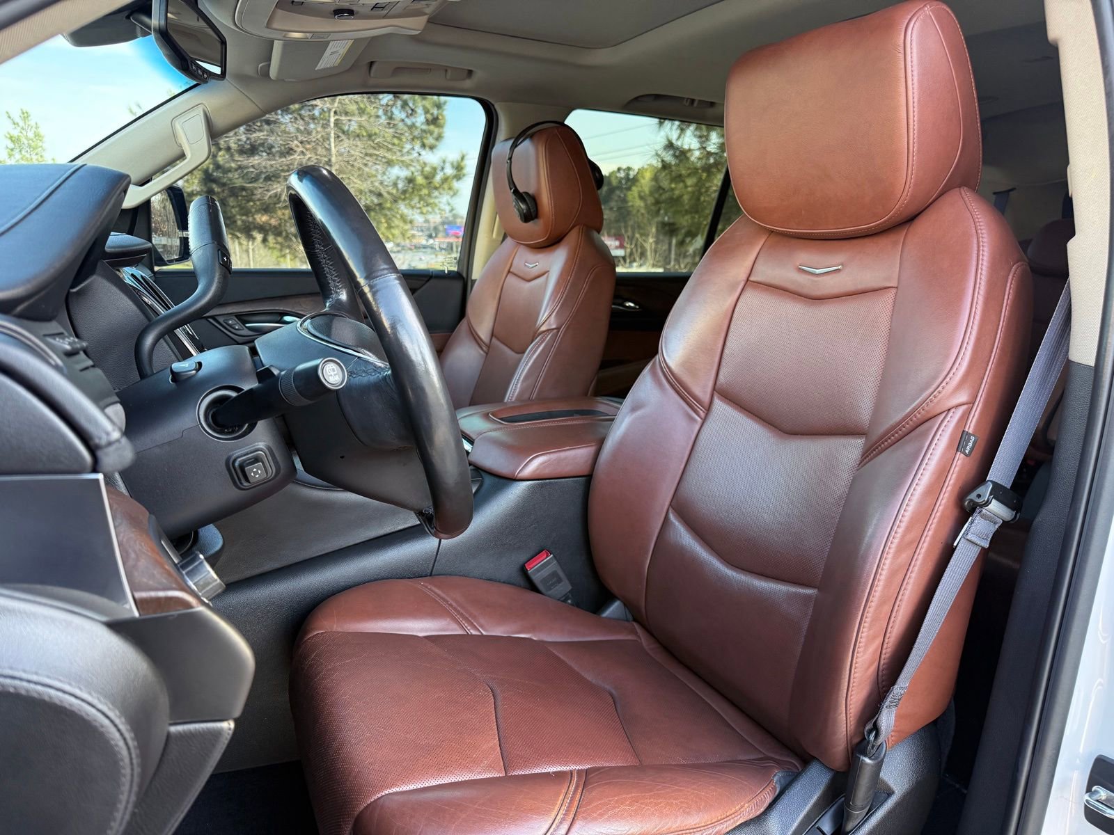 Used 2016 Cadillac Escalade Luxury image 34