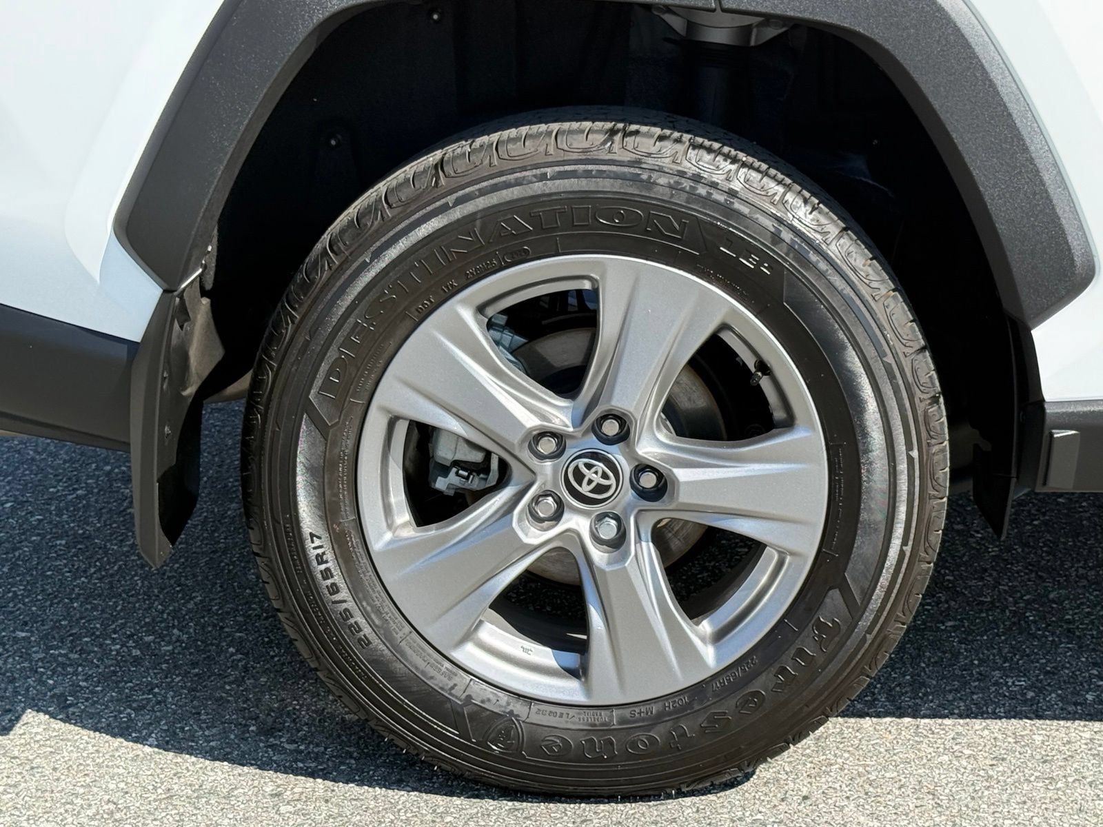 Used 2024 Toyota RAV4 XLE w/ Convenience Package FWD image 17