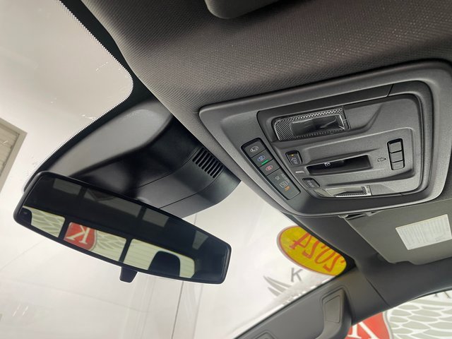 Used 2024 GMC Sierra 1500 SLE w/ Preferred Package image 18