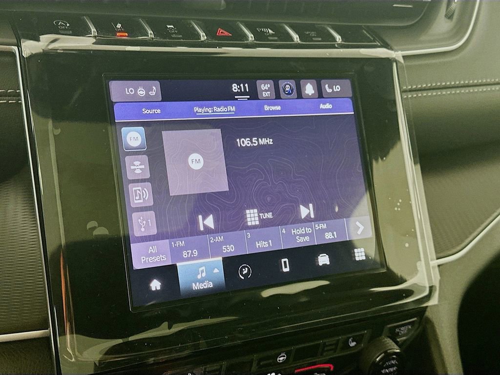 New 2025 Jeep Grand Cherokee Altitude image 13