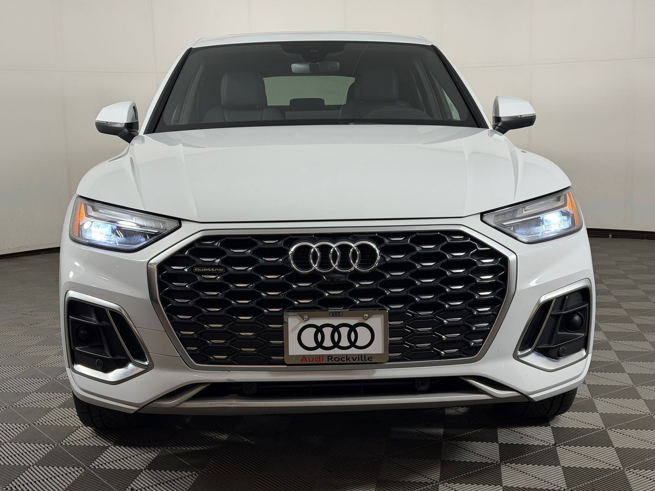 Certified 2024 Audi Q5 2.0T Premium Plus w/ Premium Plus Package AWD/4WD image 6