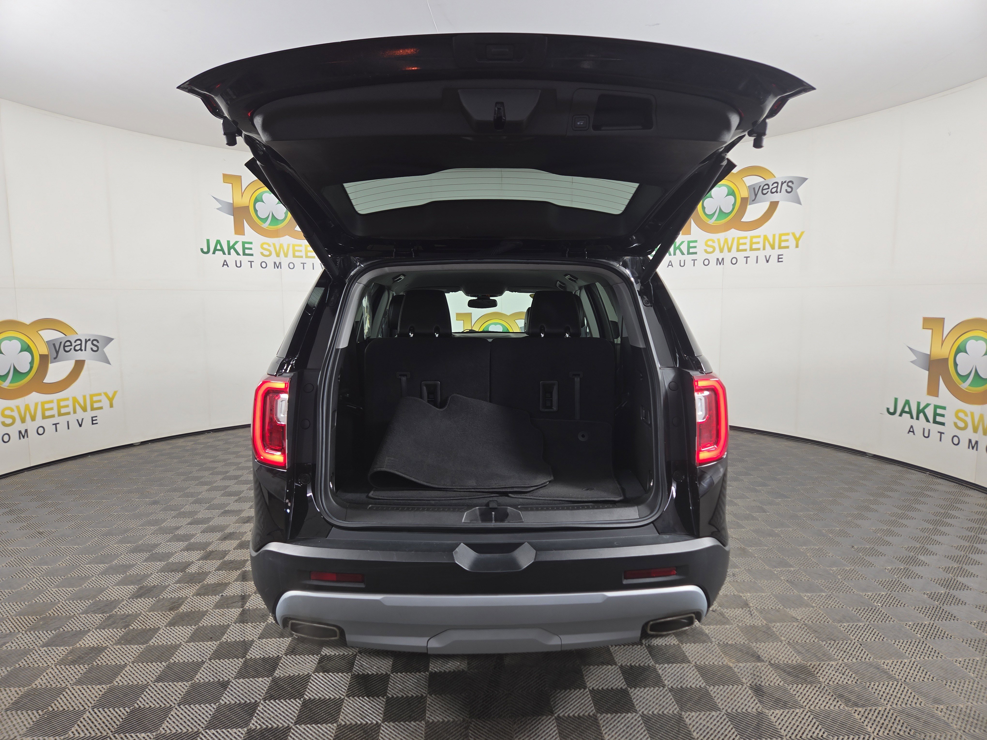 Certified 2023 GMC Acadia SLT image 33