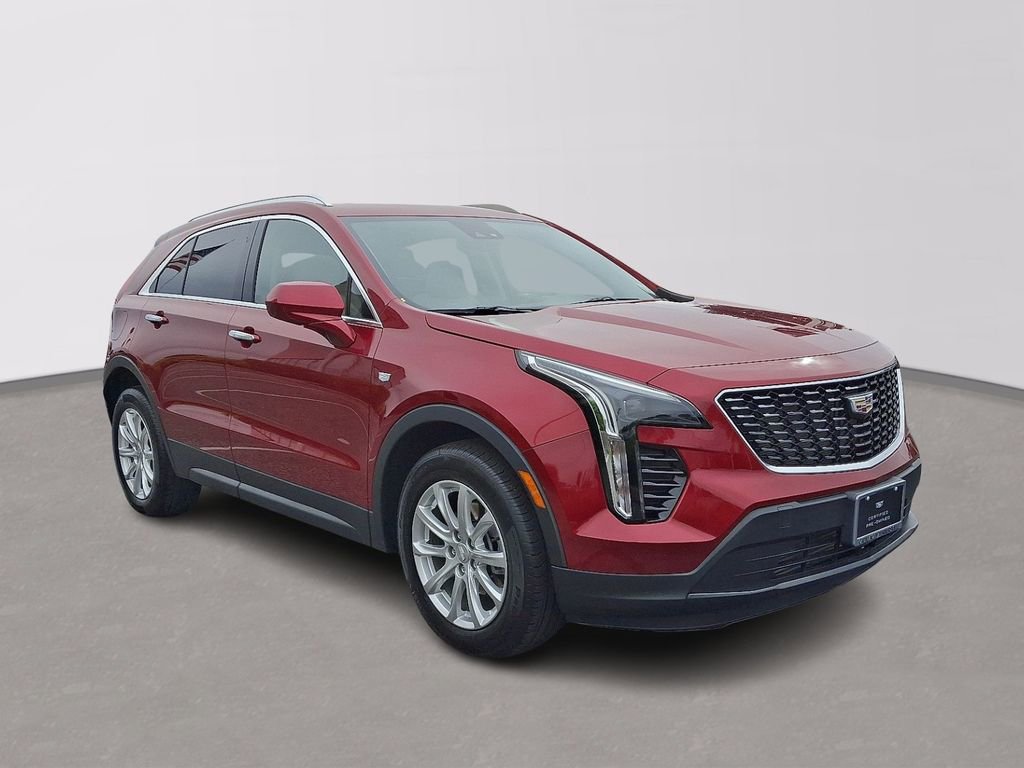 Certified 2023 Cadillac XT4 Luxury w/ Cold Weather Package AWD/4WD image 3