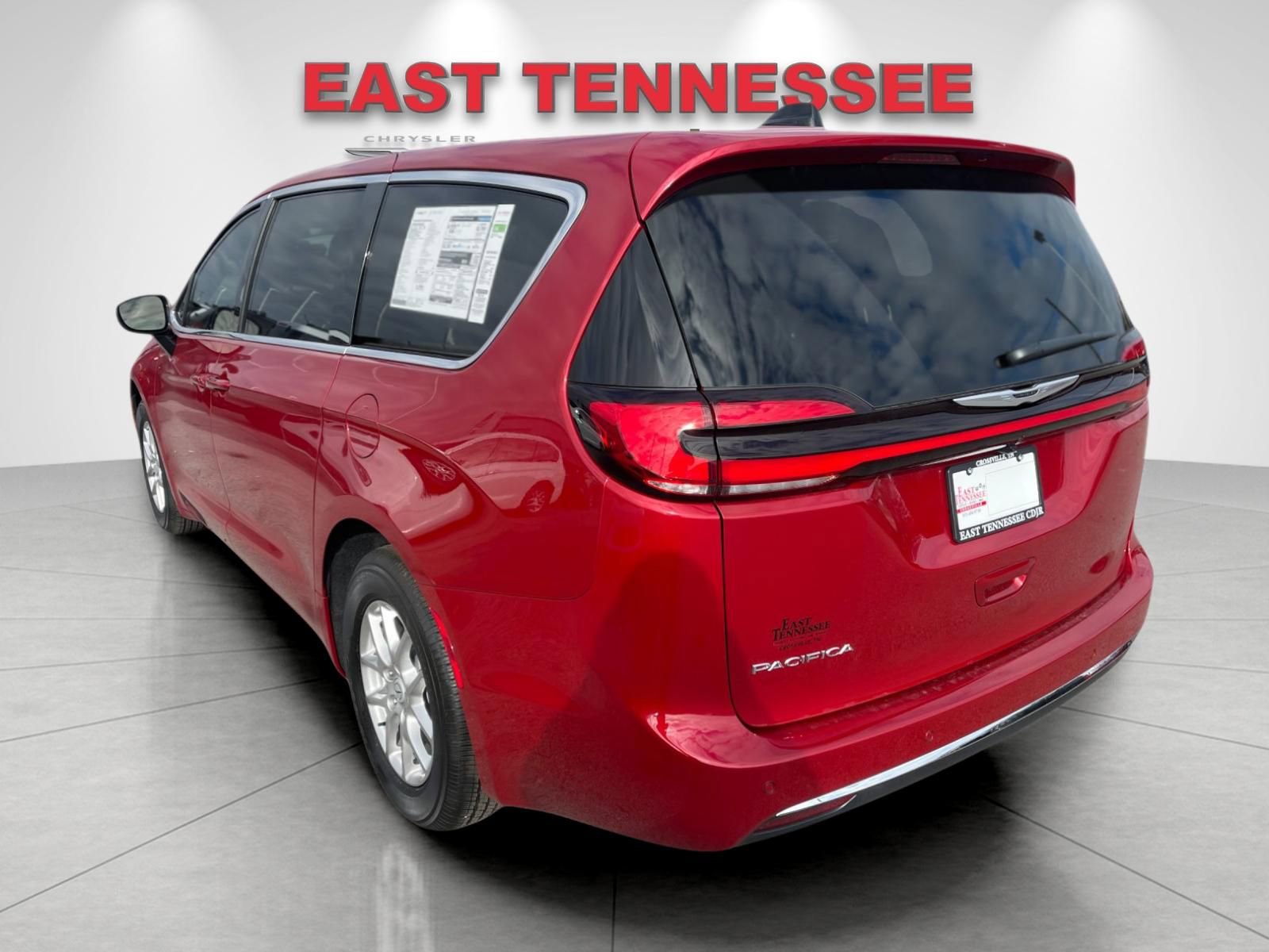 New 2026 Chrysler Pacifica Select image 5