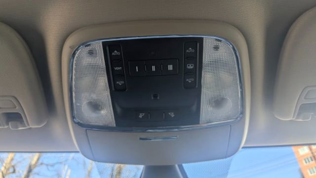 Used 2011 Jeep Grand Cherokee Limited image 39