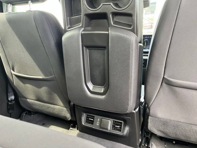 Used 2023 Chevrolet Silverado 1500 LT AWD/4WD image 20