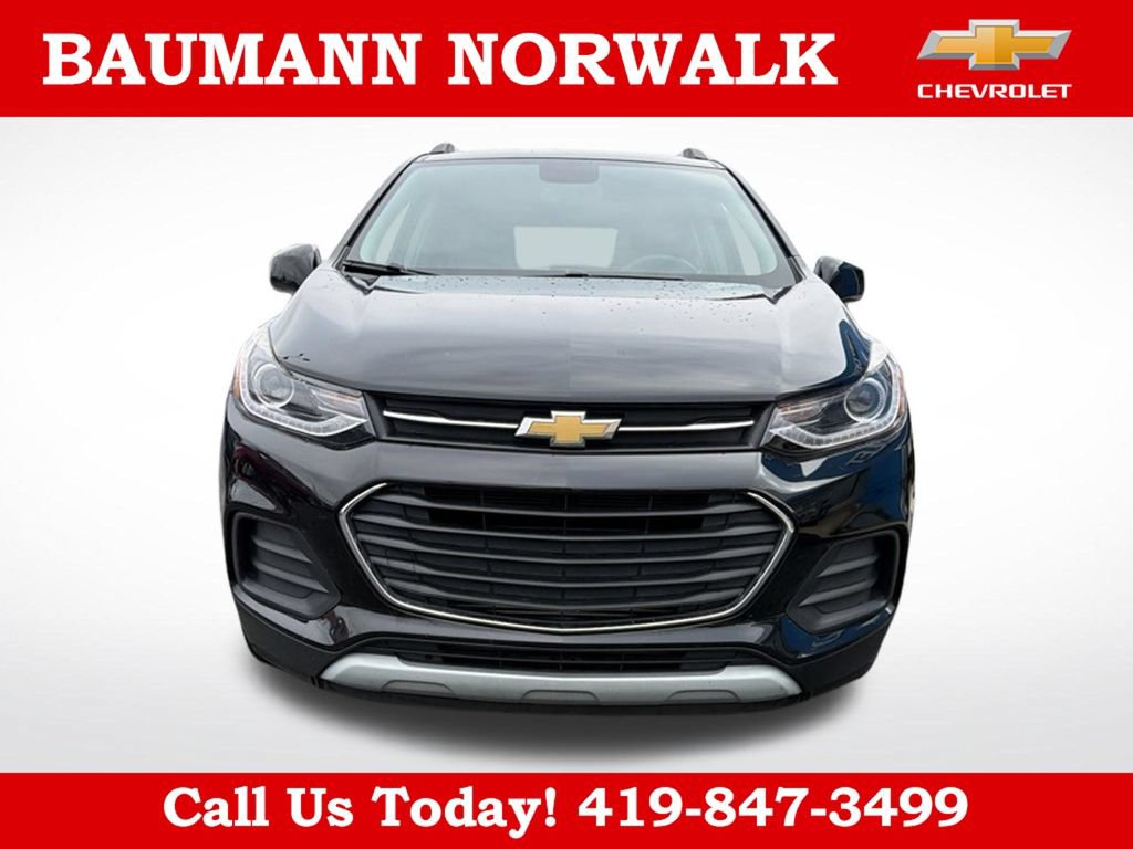 Used 2022 Chevrolet Trax LT w/ LT Convenience Package FWD image 2
