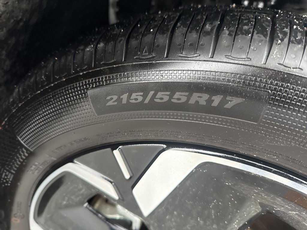 Used 2023 Kia Niro Wave w/ Wave Preserve Package image 34