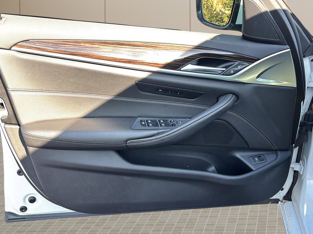 Used 2019 BMW 530i w/ Convenience Package image 16