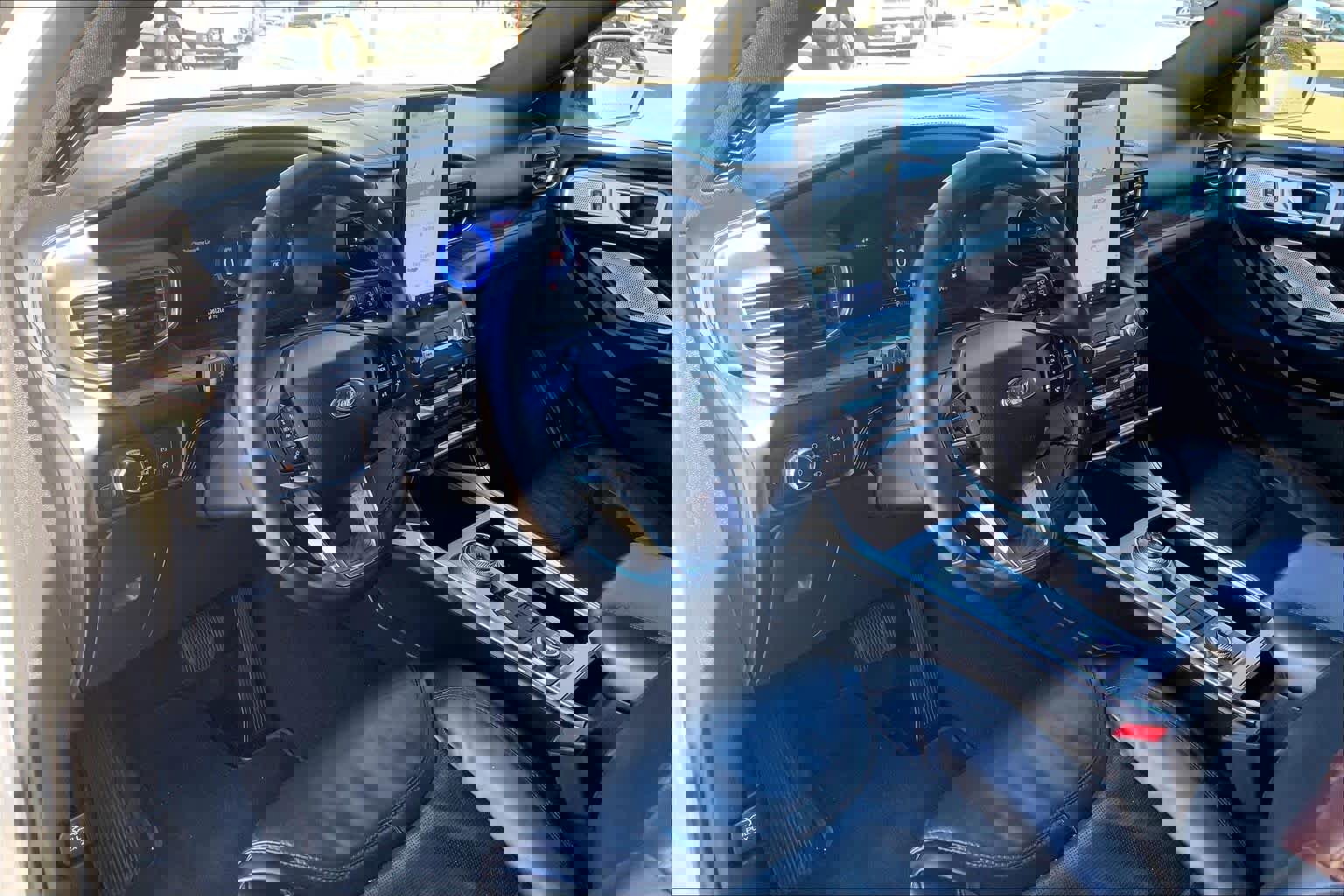 Used 2020 Ford Explorer Platinum w/ Premium Technology Package image 34