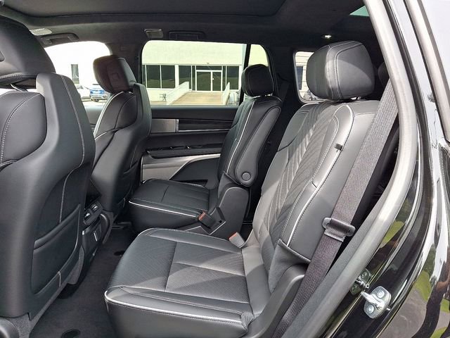 New 2026 Cadillac Vistiq Platinum w/ LPO, Floor Liner Package image 5