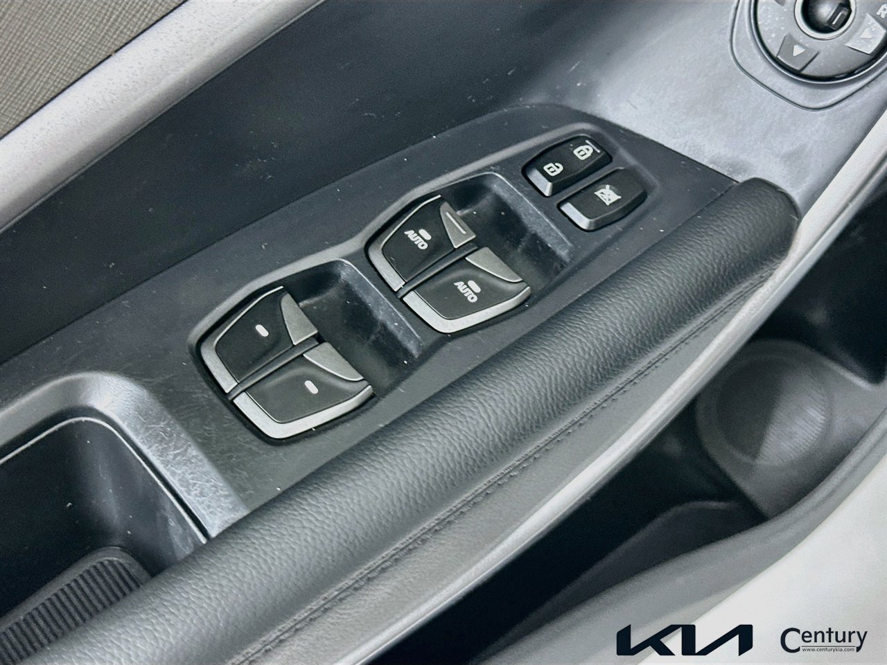 Used 2016 Hyundai Santa Fe Sport w/ Option Group 03 image 17