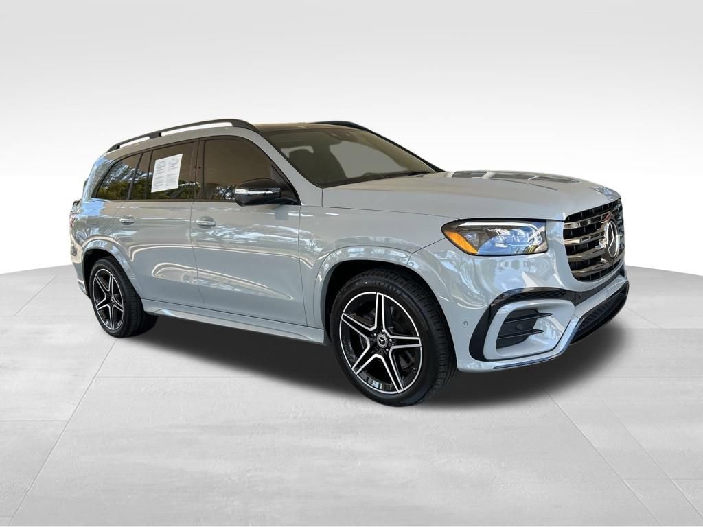 Used 2025 Mercedes-Benz GLS 450 4MATIC w/ AMG Line Exterior image 2
