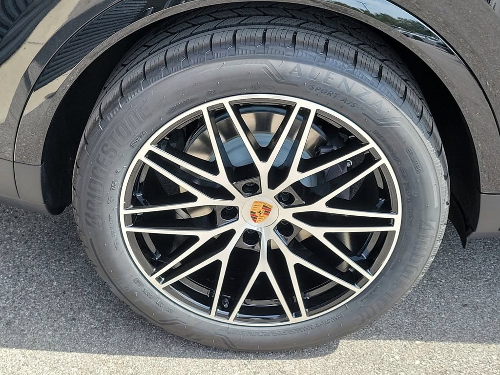 New 2026 Porsche Cayenne AWD/4WD image 14