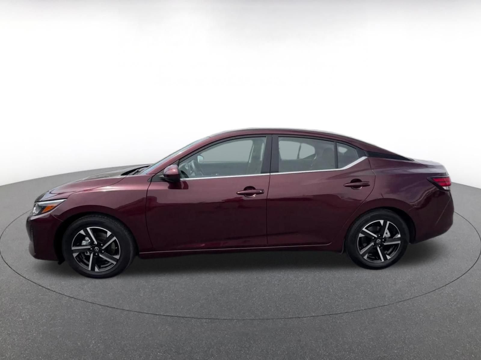 Used 2025 Nissan Sentra SV FWD image 9