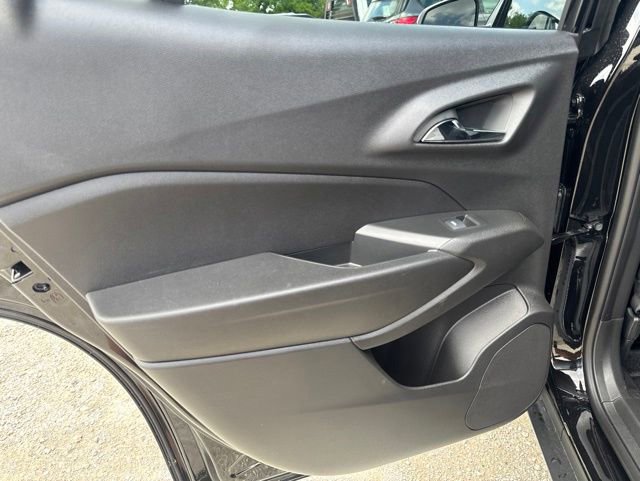 Used 2026 Chevrolet Trax RS w/ Sunroof Package FWD image 19