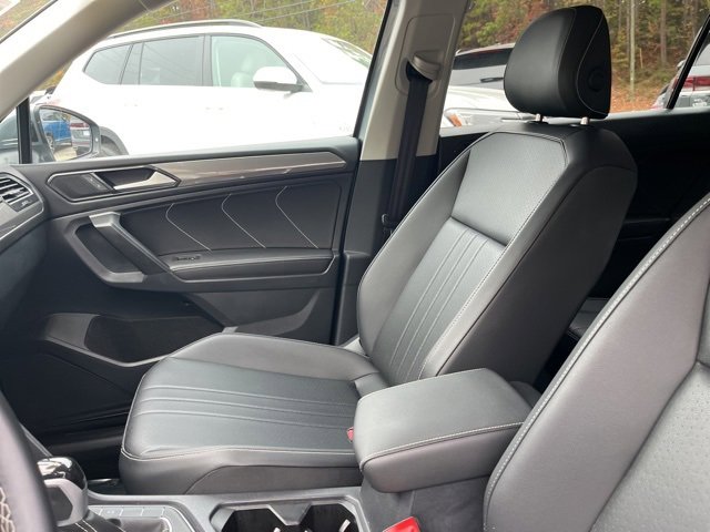 Used 2024 Volkswagen Tiguan SE image 10