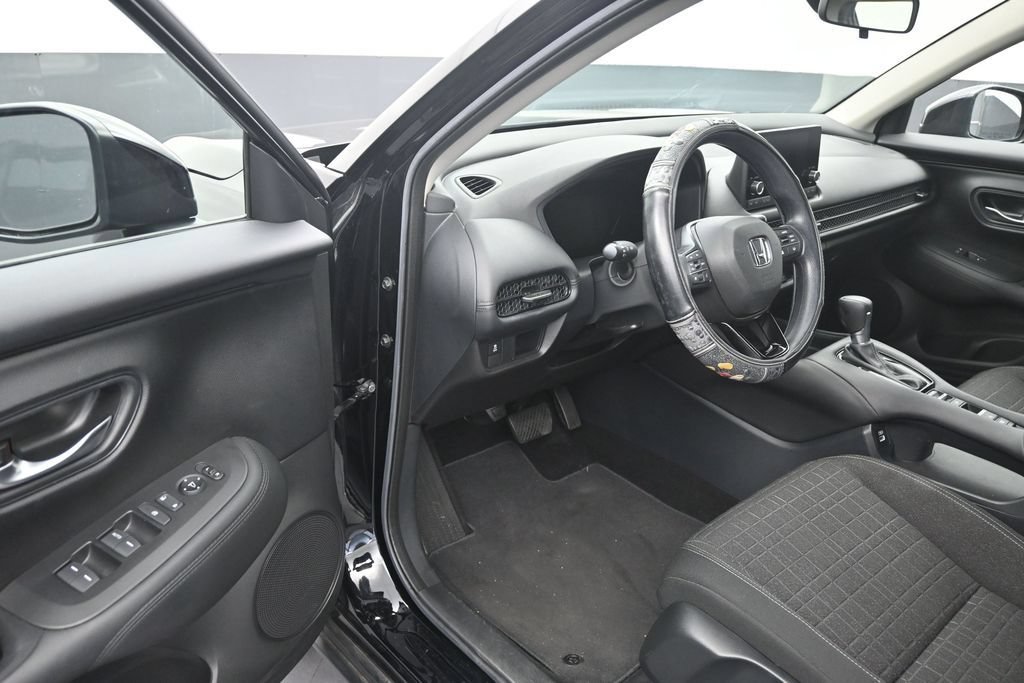 Used 2023 Honda HR-V LX image 10