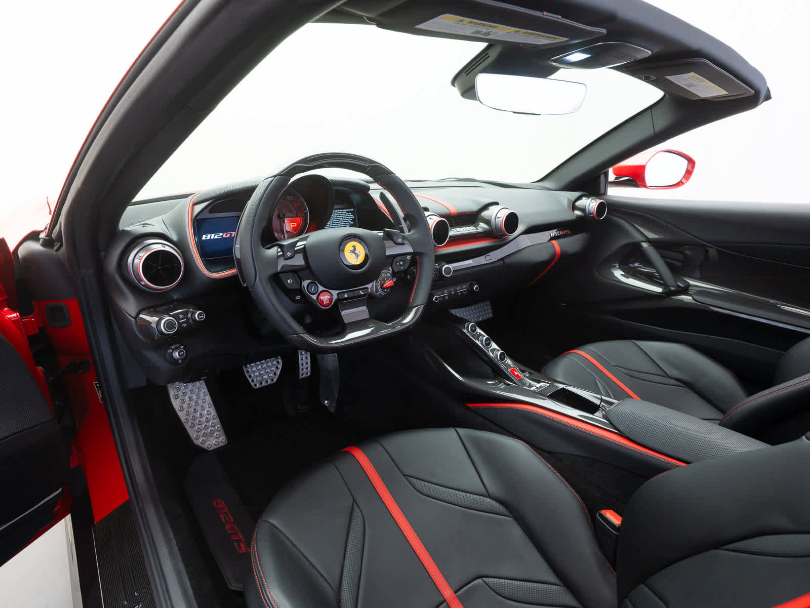 Used 2021 Ferrari 812 GTS image 12