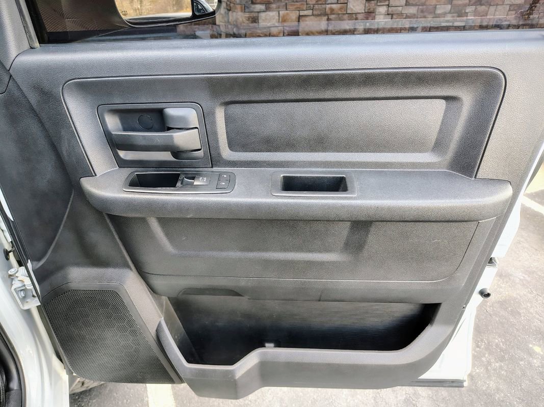 Used 2012 RAM 3500 ST w/ Chrome Appearance Group image 15