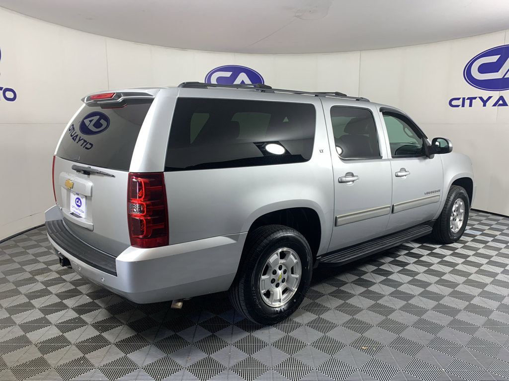 Used 2013 Chevrolet Suburban LT image 3
