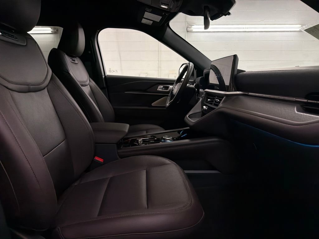 New 2026 Ford Explorer Platinum image 29