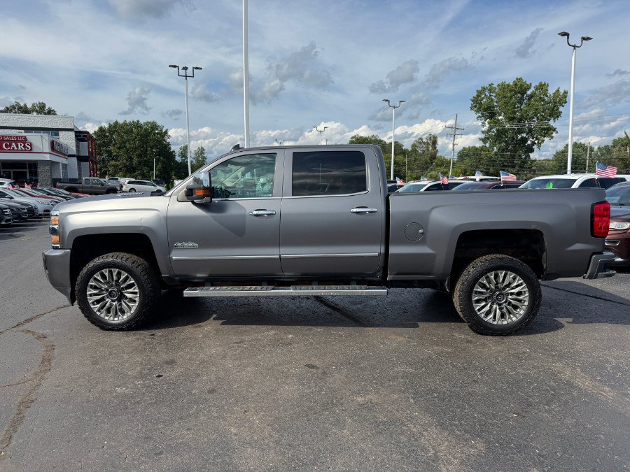 Used 2016 Chevrolet Silverado 2500 High Country w/ High Country Premium Package AWD/4WD image 2
