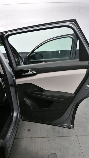 Used 2025 Volkswagen Taos S AWD/4WD image 12