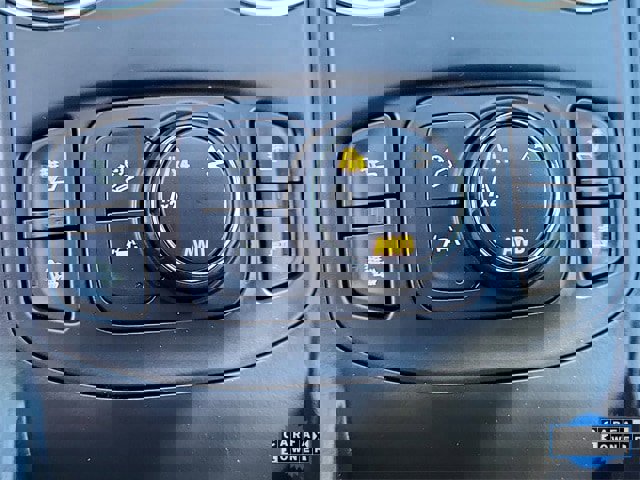 Used 2024 GMC Terrain SLT image 18