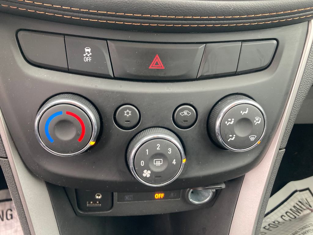 Used 2022 Chevrolet Trax LT w/ Driver Confidence Package image 25