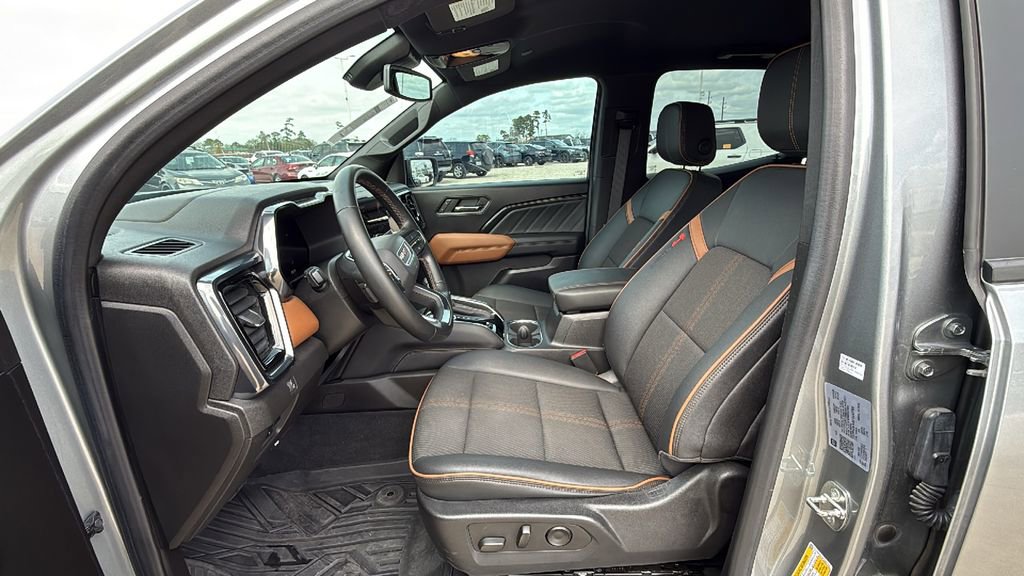 Used 2023 GMC Canyon AT4 w/ Canyon Safety Plus Package AWD/4WD image 9