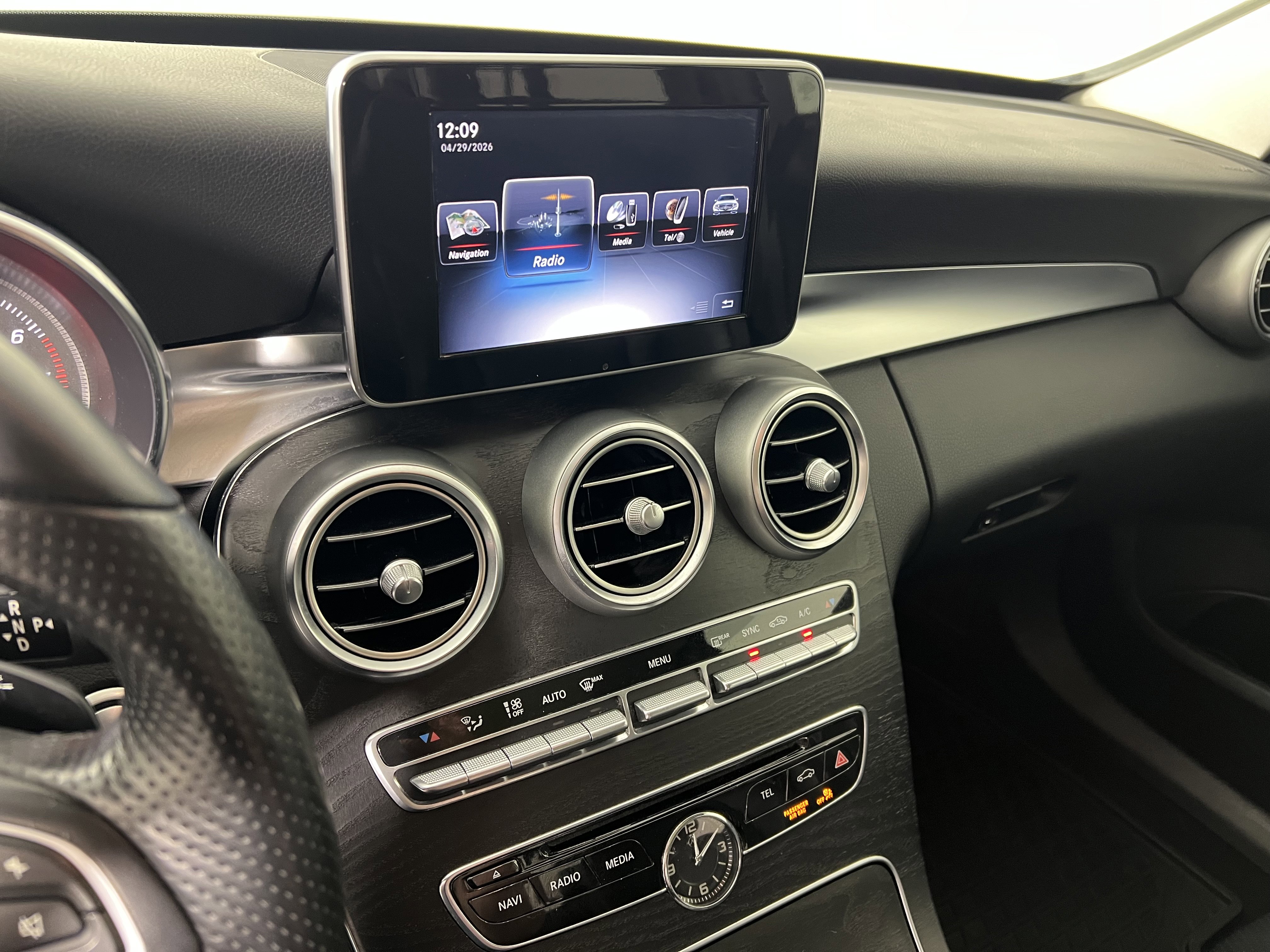 Used 2016 Mercedes-Benz C 300 4MATIC Sedan image 28