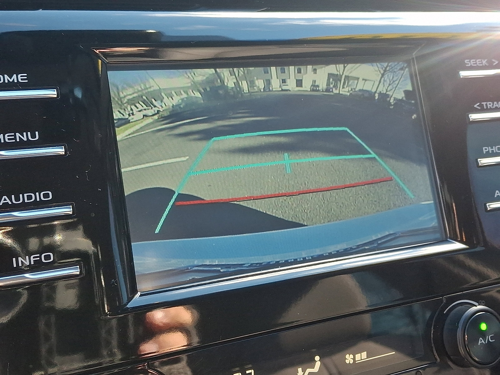 Used 2018 Toyota Camry SE image 17