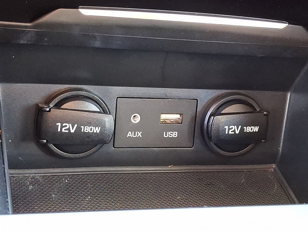 Used 2018 Hyundai Elantra SE FWD image 21