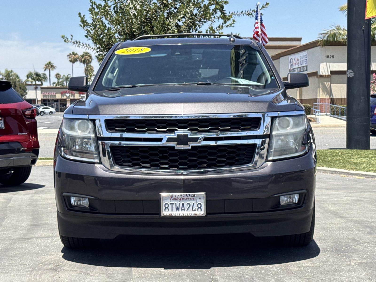 Used 2018 Chevrolet Suburban LT RWD image 2