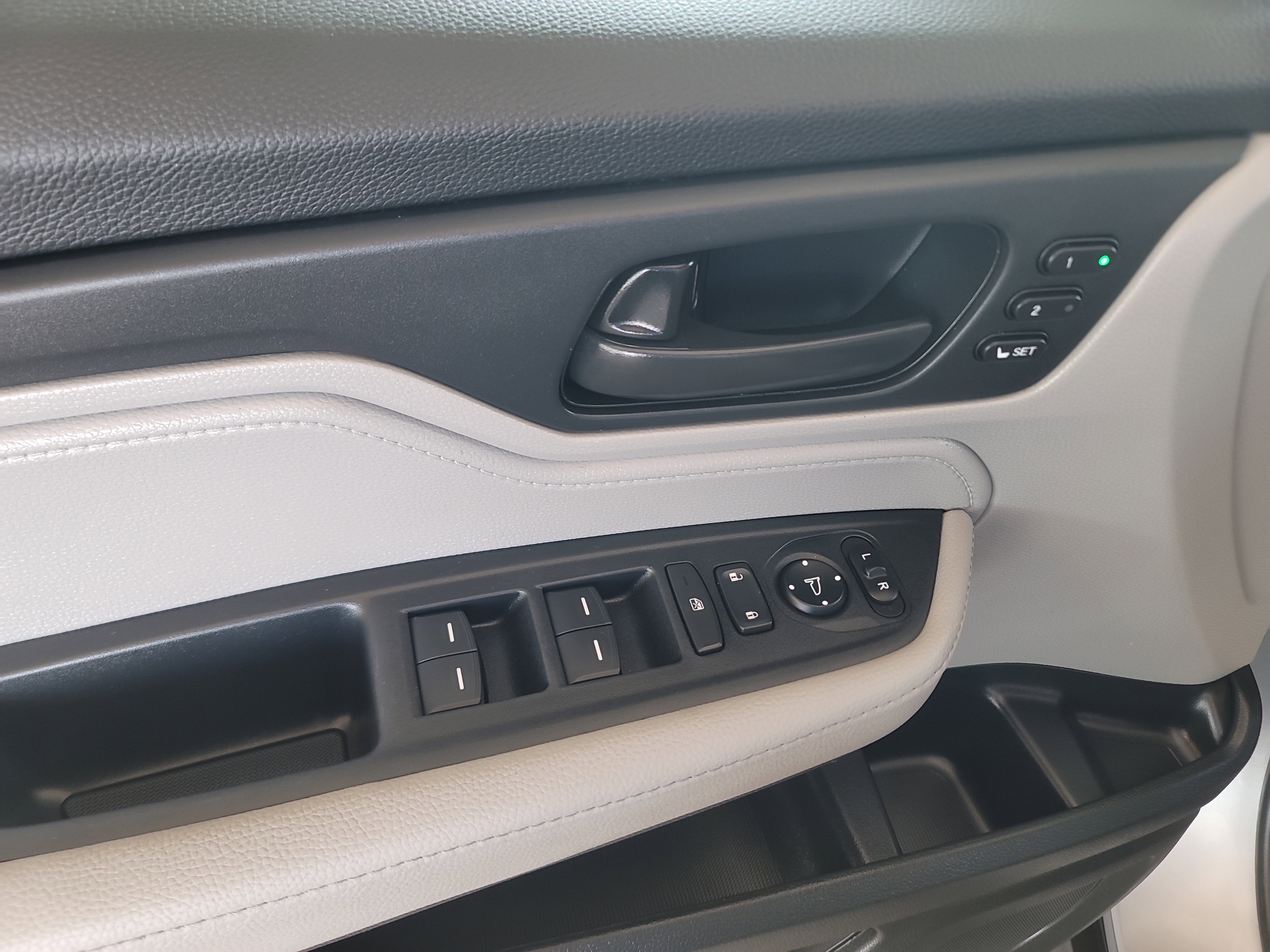 Used 2023 Honda Odyssey EX-L image 18
