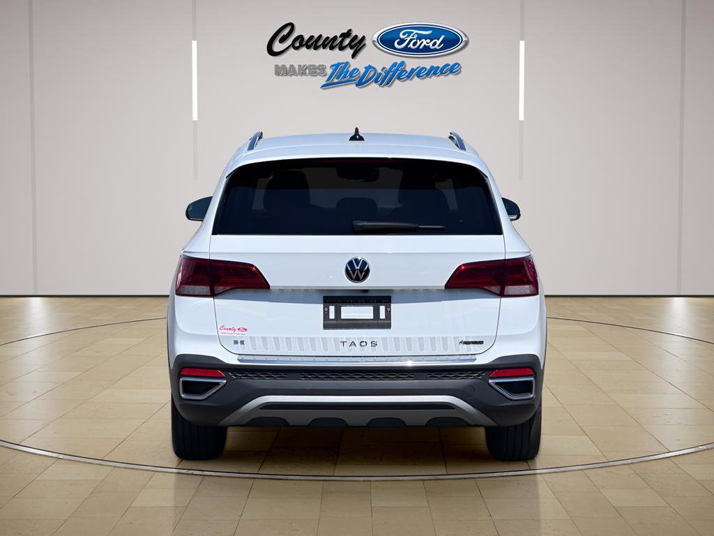 Used 2023 Volkswagen Taos SE w/ Black Wheel Package AWD/4WD image 5