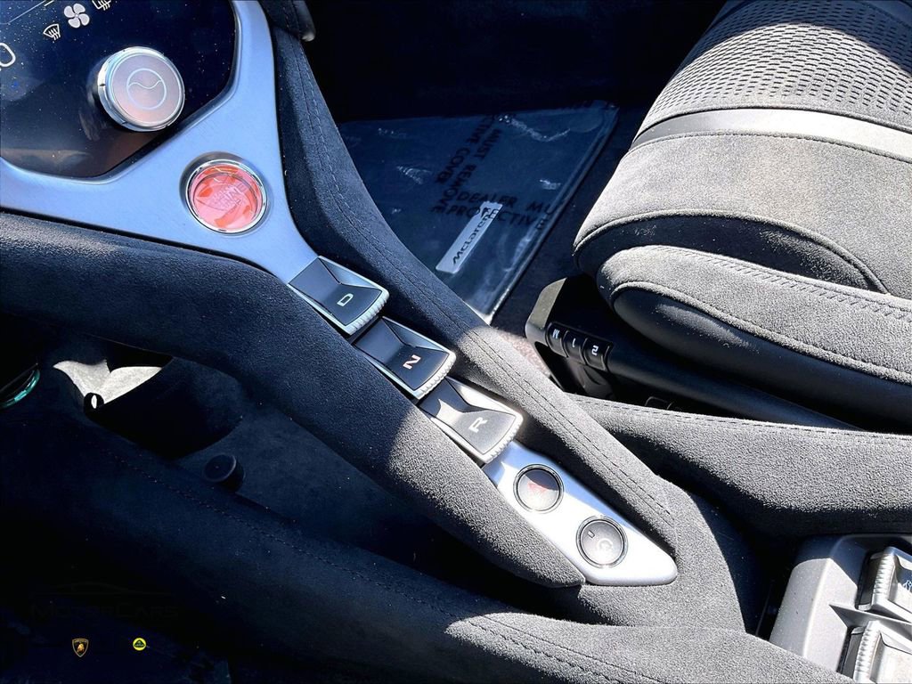 Used 2026 McLaren 750S Spider RWD image 15