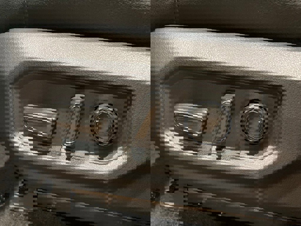 Used 2023 Toyota Tundra Limited image 14