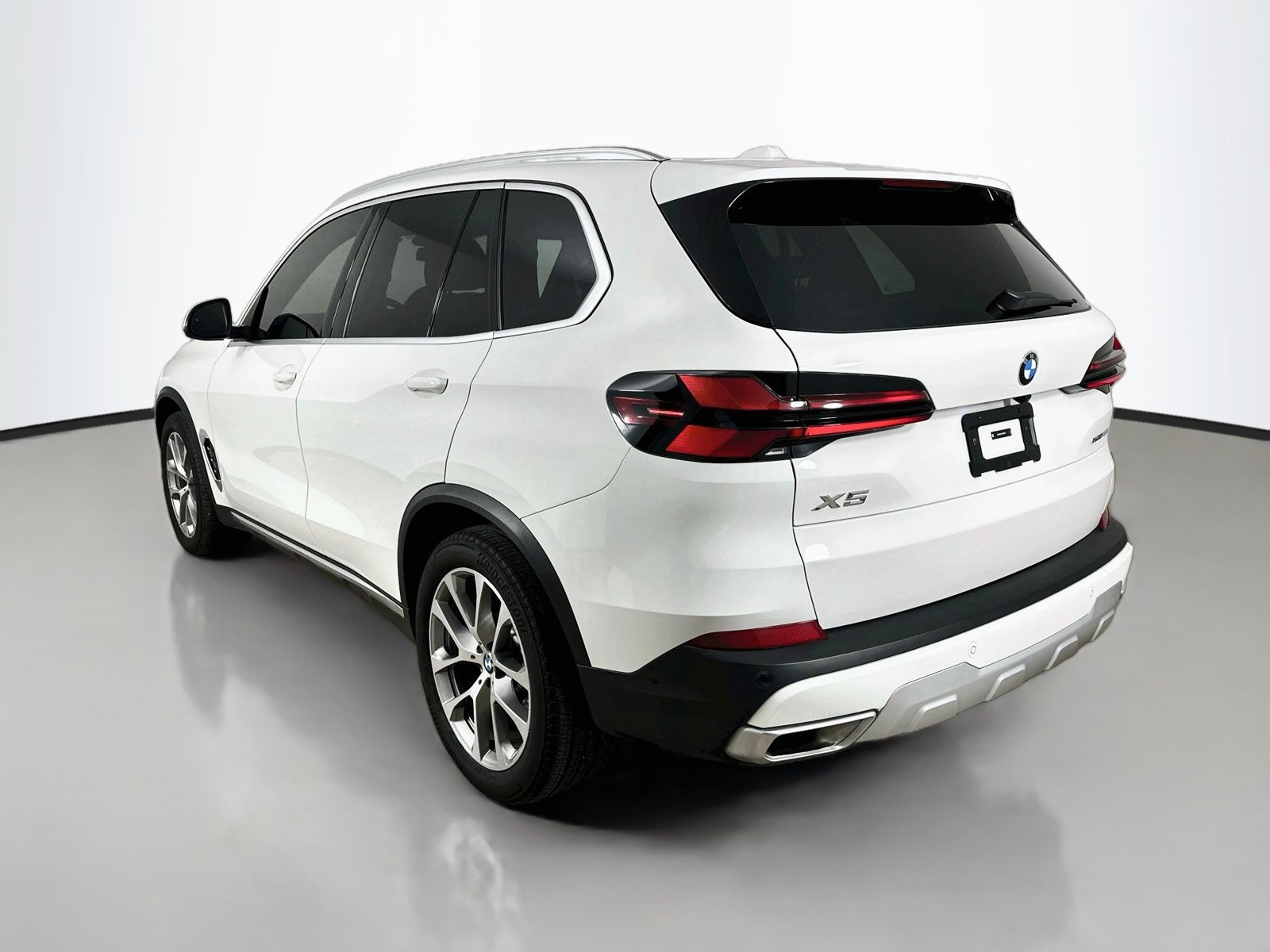 Used 2025 BMW X5 xDrive40i w/ Parking Assistance Package AWD/4WD image 7