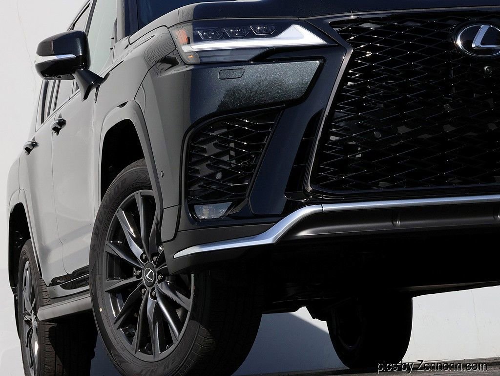 New 2026 Lexus LX 700h F Sport image 4