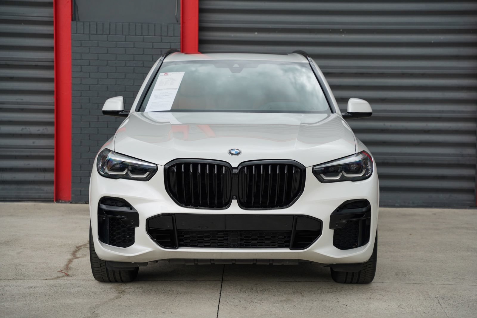 Used 2022 BMW X5 sDrive40i w/ M Sport Package RWD image 2