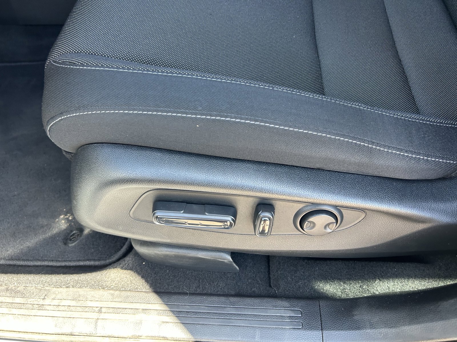 Used 2025 Honda CR-V EX image 29