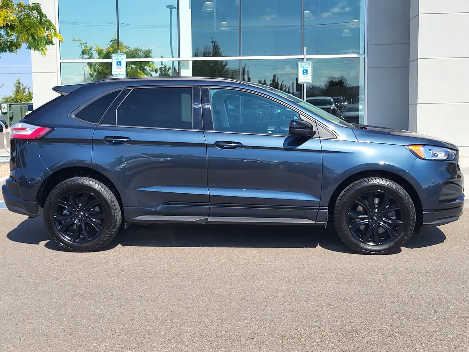 Used 2024 Ford Edge SE w/ Black Appearance Package AWD/4WD image 4