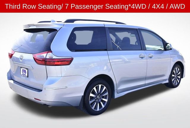 Used 2020 Toyota Sienna XLE w/ XLE Navigation Package image 5